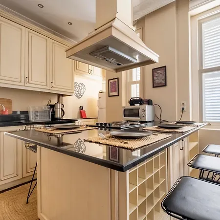 شقة Spacious 3 Bedrooms 2 Bathrooms *