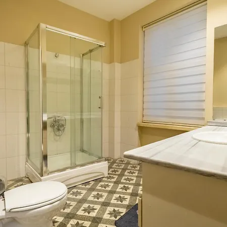Spacious 3 Bedrooms 2 Bathrooms